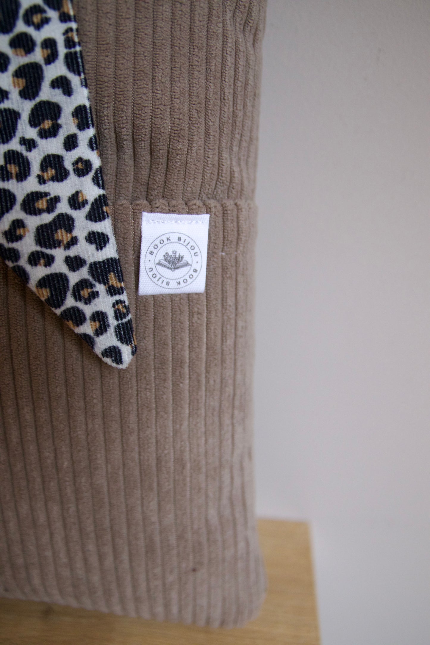 Booksleeve Luxe Strik “Panter"