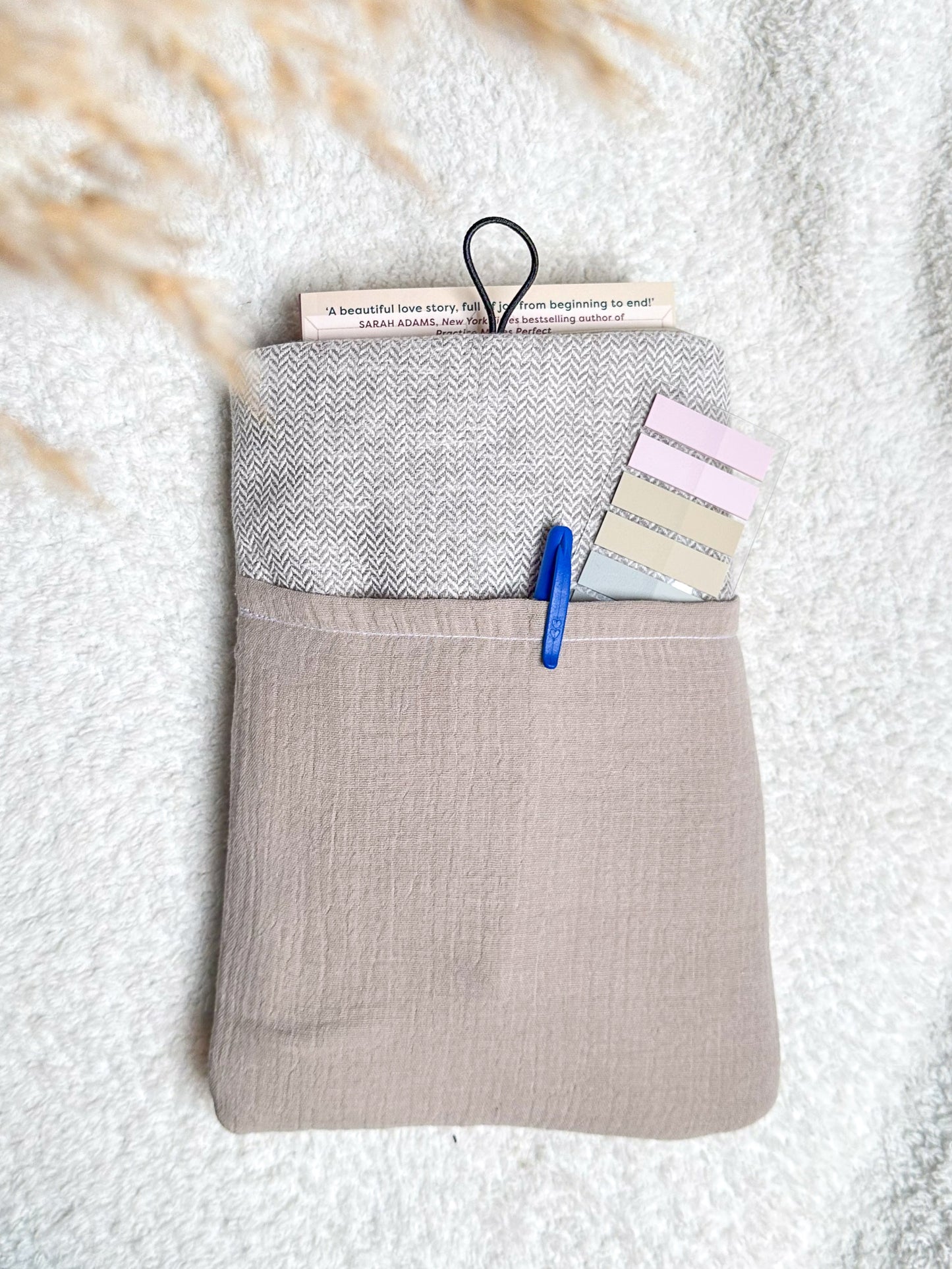Booksleeve "Neutral Plaid"