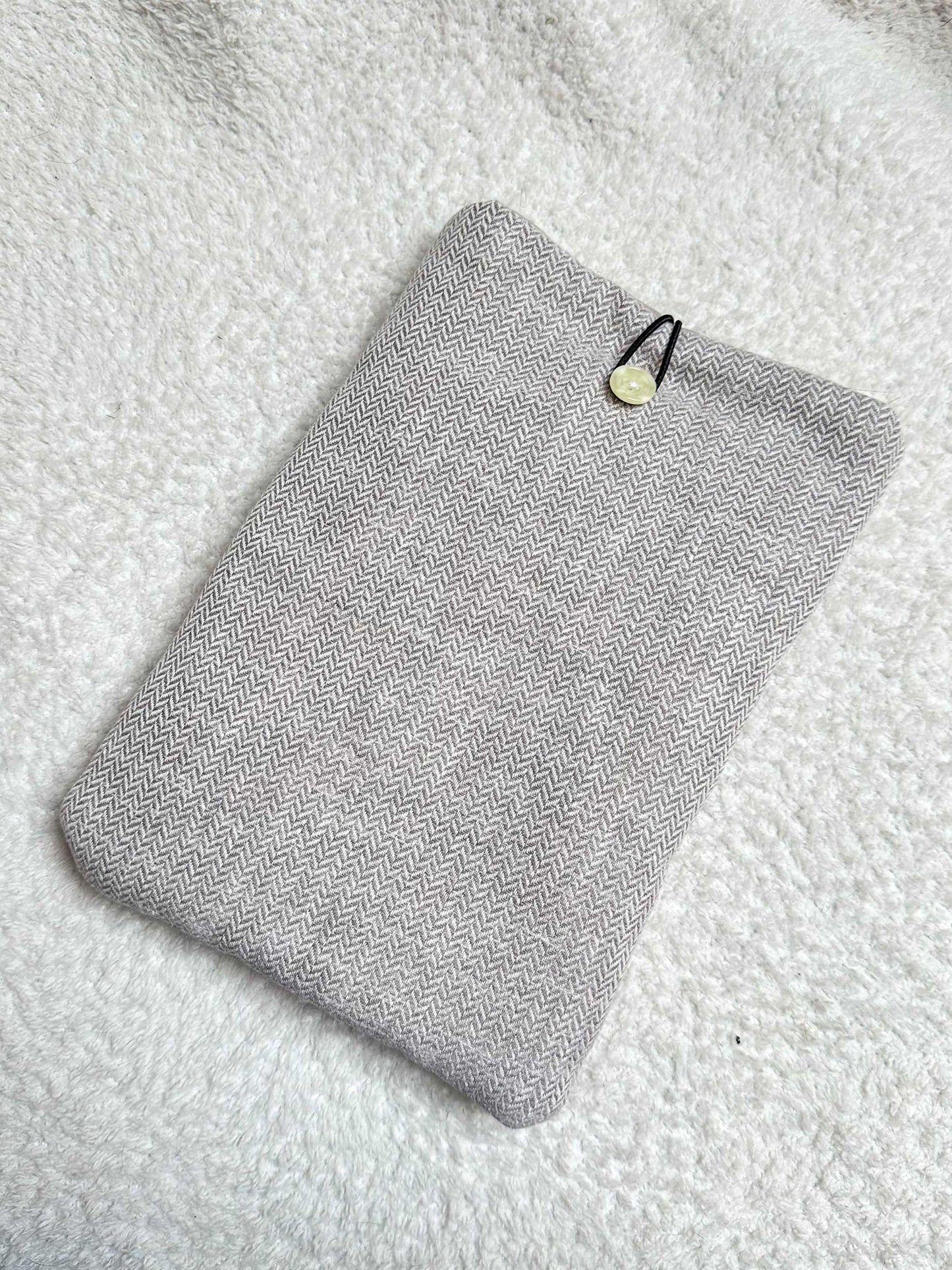 Booksleeve "Neutral Plaid"