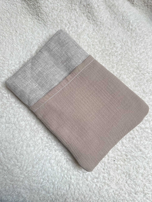 Booksleeve "Neutral Plaid"