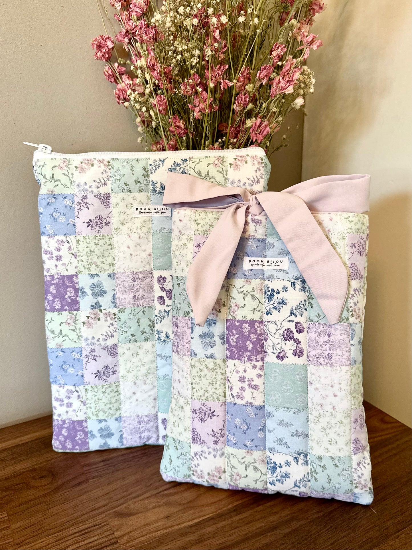 Booksleeve Luxe Strik “Lavender Bloom"