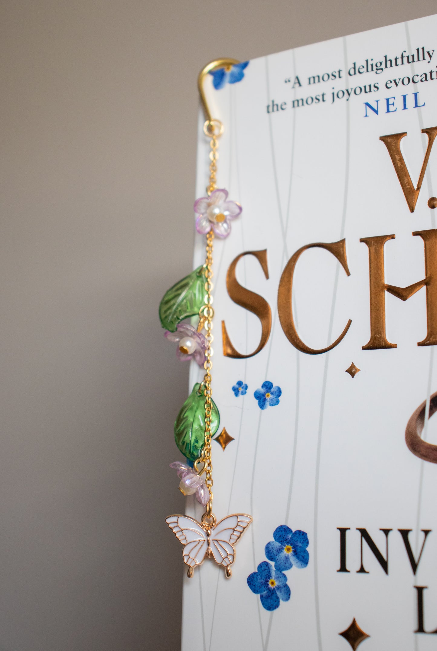 Bookcharm "Purple & White Butterfly"