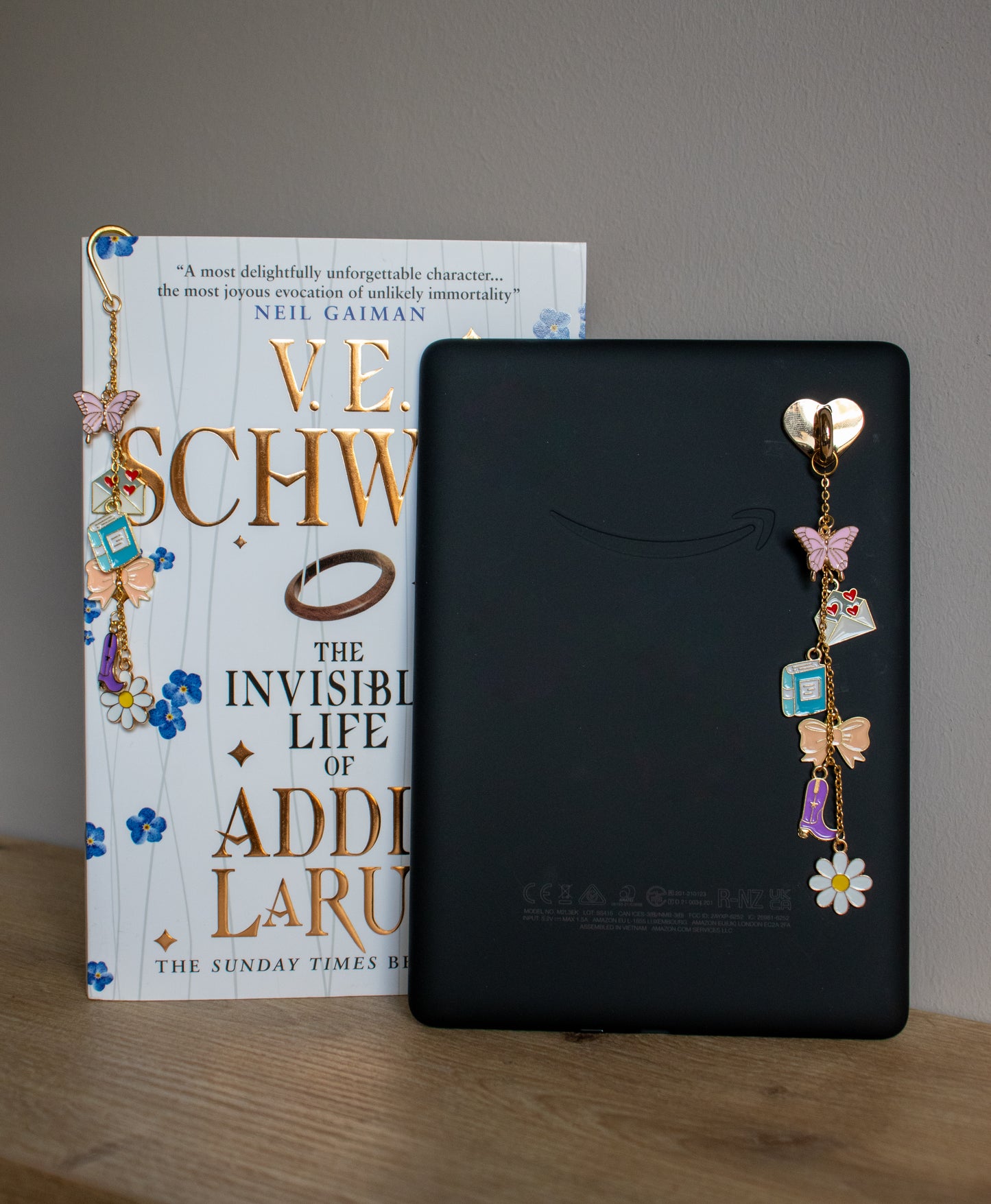 Book charm "Charm Bracelet"