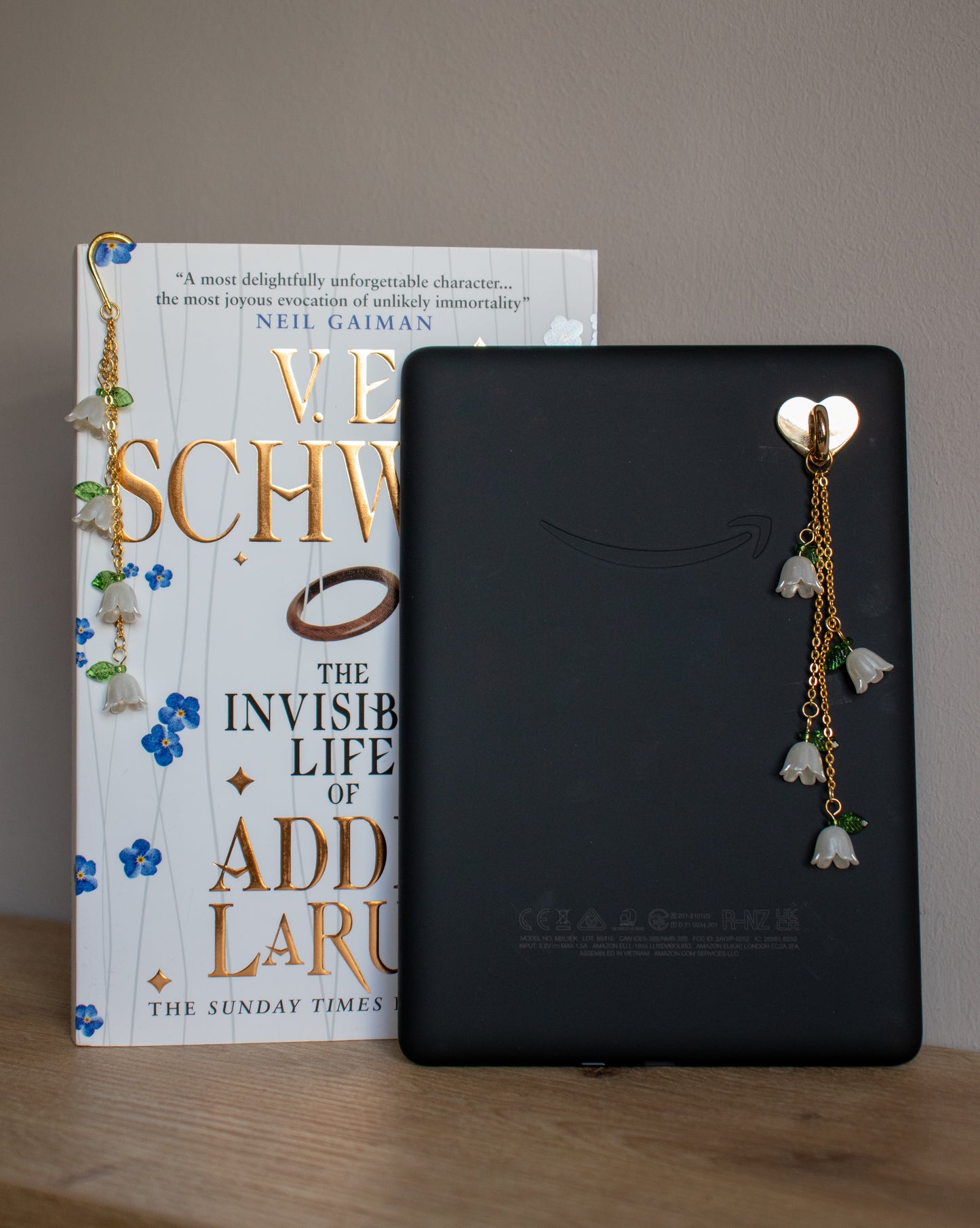 E-Reader-Anhänger „Weiße Blumen“