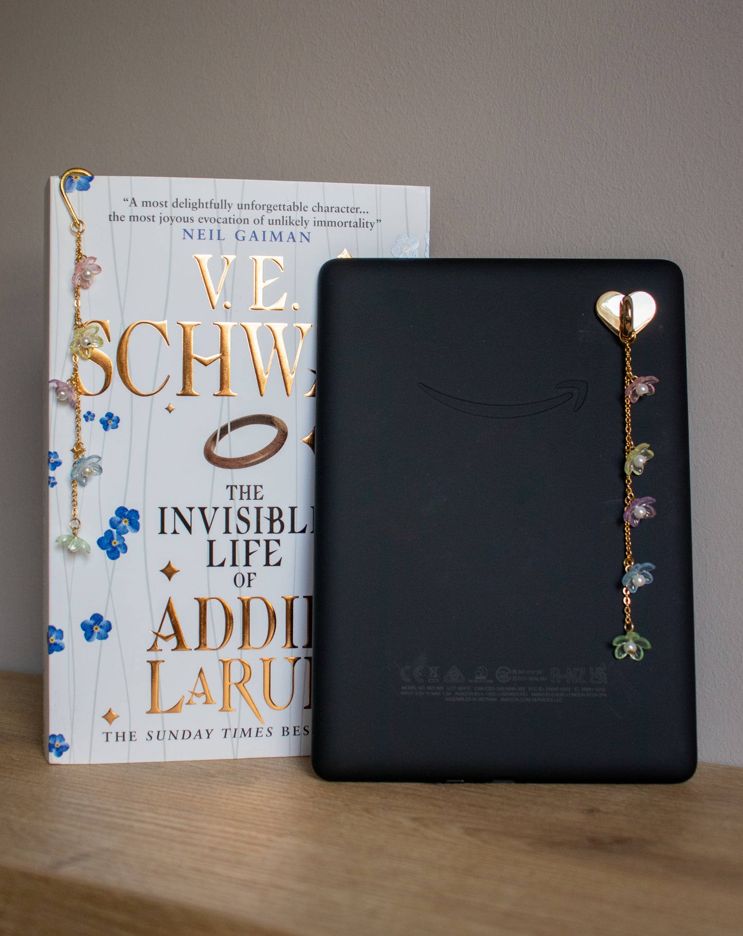 E-reader charm "Multi Color Flowers"