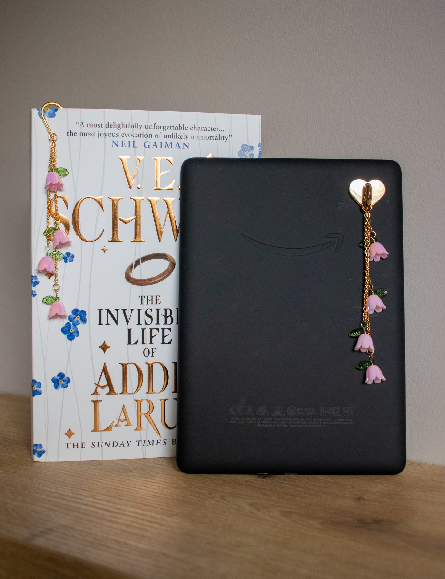 E-reader charm "Pink Flowers"