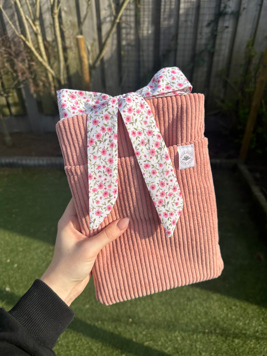Booksleeve Luxe Strik “pink & small flowers"