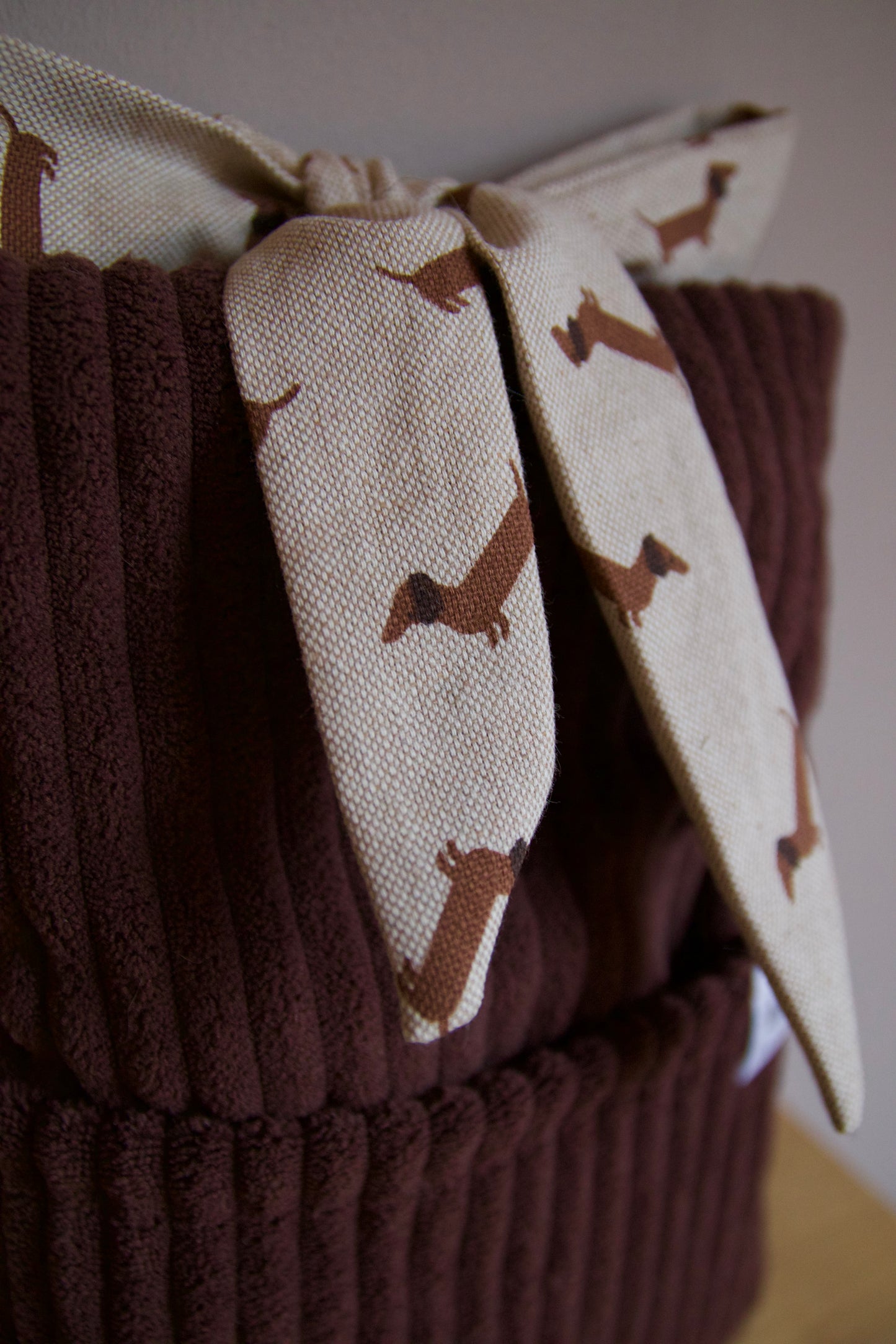 Booksleeve Luxe Strik “Brown & Dogs"