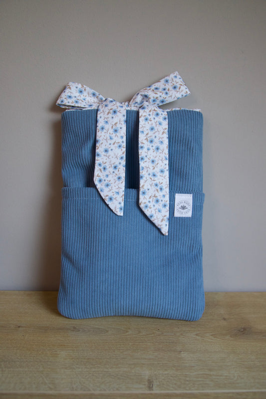 Booksleeve Luxe Strik “Blue & Flowers"