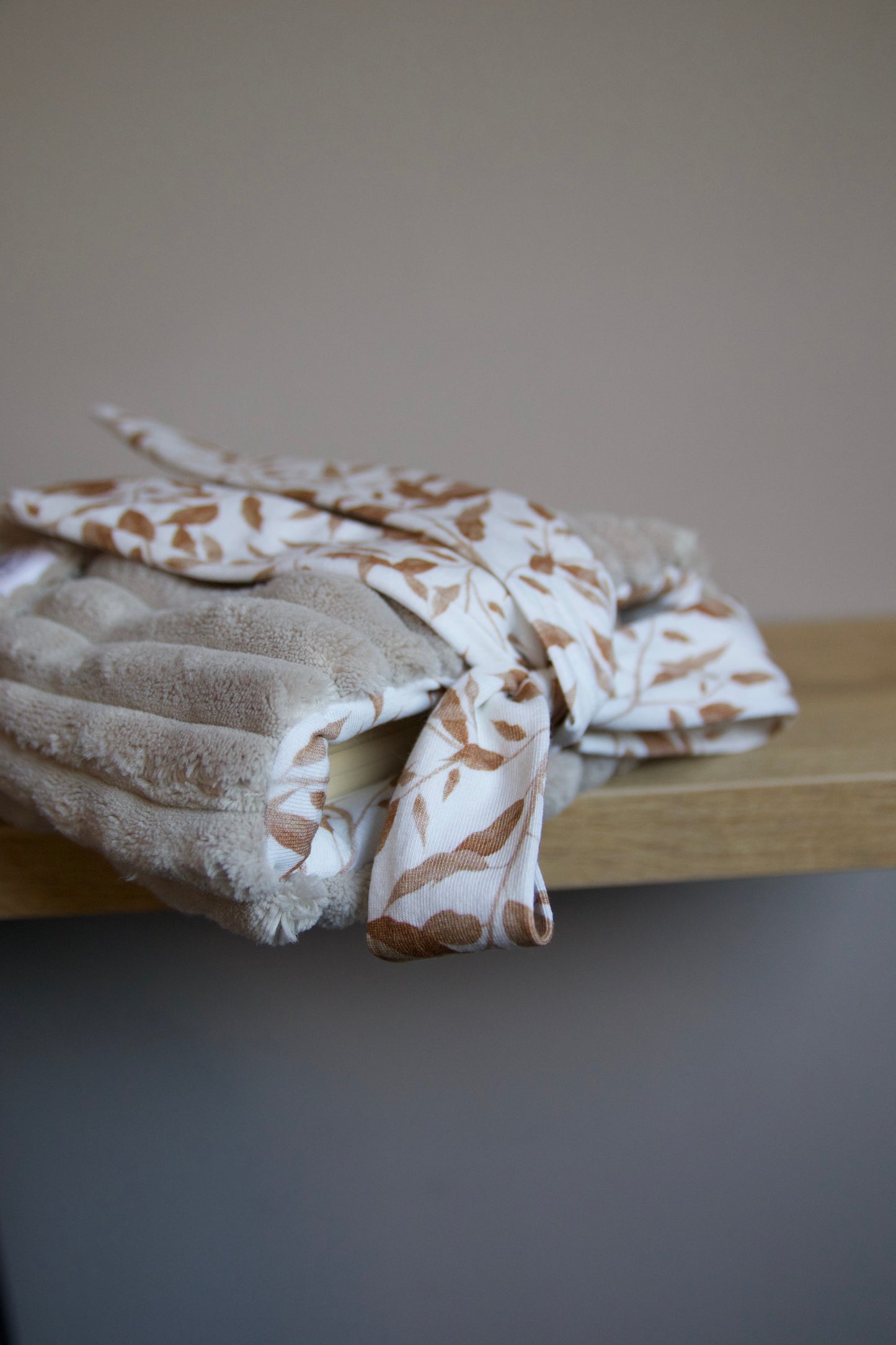 Booksleeve Luxe Strik “Beige & Bloesem"