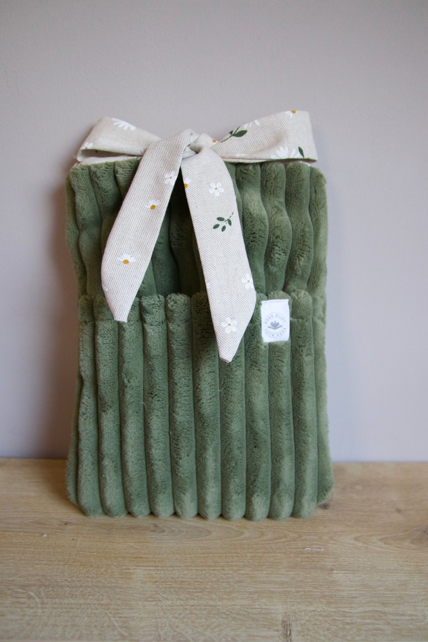 Booksleeve Luxe Strik “Green & Daisies"